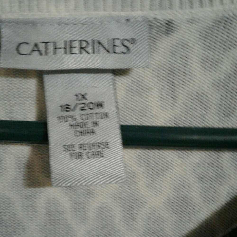 Catherine's sweater - Picture 2 of 3
